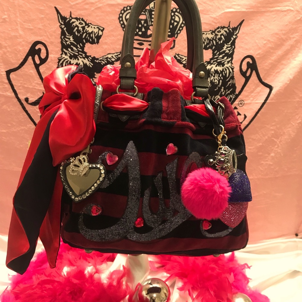 Rare 🦄navy blue 💙and hot pink 💗crystal covered daydreamer ☁️